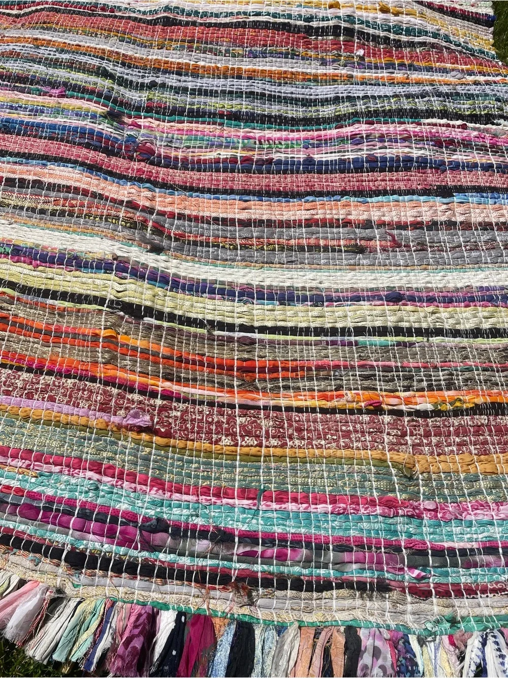 CHINDI rug. 4’x6’ made in India